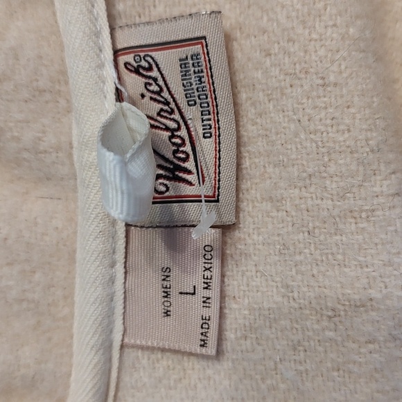 Woolrich Hudson Bay Wool coat. 3 pockets. Freshly Dry Cleaned. - Picture 5 of 6